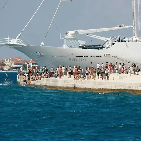 Two-bedroom In Ζαντάρ