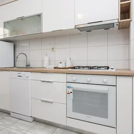 Holiday home Stunning Home In Zadar With Kitchen