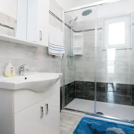 بيت للعطل Two-bedroom In *