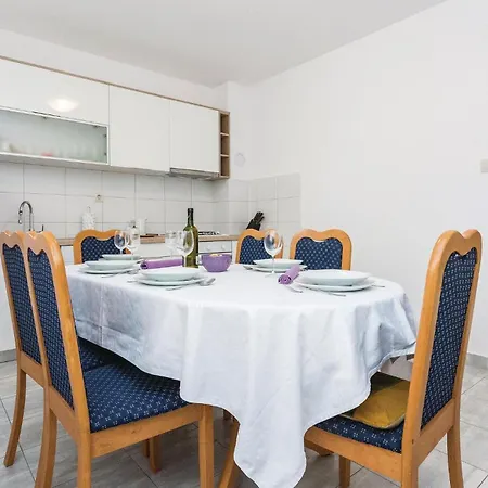 Holiday home Stunning Home In Zadar With Kitchen