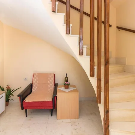 Holiday home Stunning Home In Zadar With Kitchen