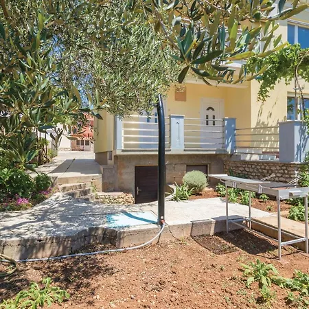 Two-bedroom In Σπίτι διακοπών *