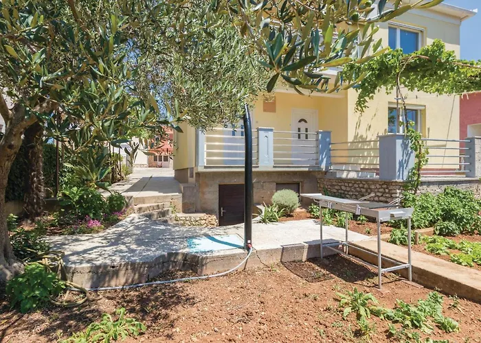 Two-bedroom In Semesterbostad *